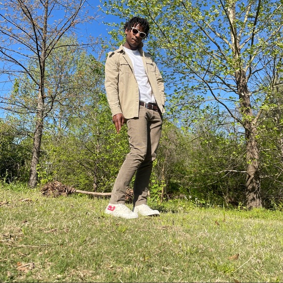 Meet your Posher, Shack - Picture 2 of 2